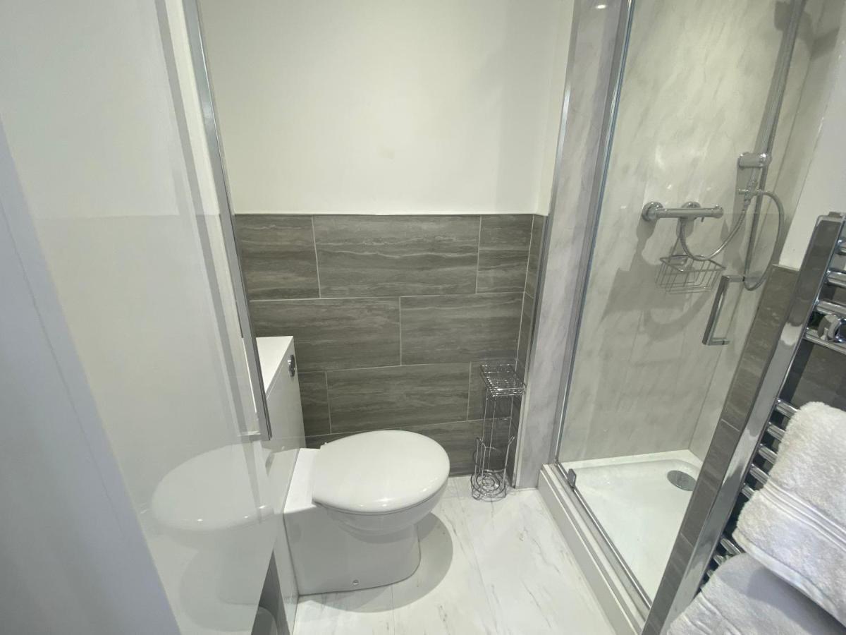 The Lily Pad Near Poole Dorset Self Contained Private Entrance And Free Parking 호텔 Corfe Mullen 외부 사진