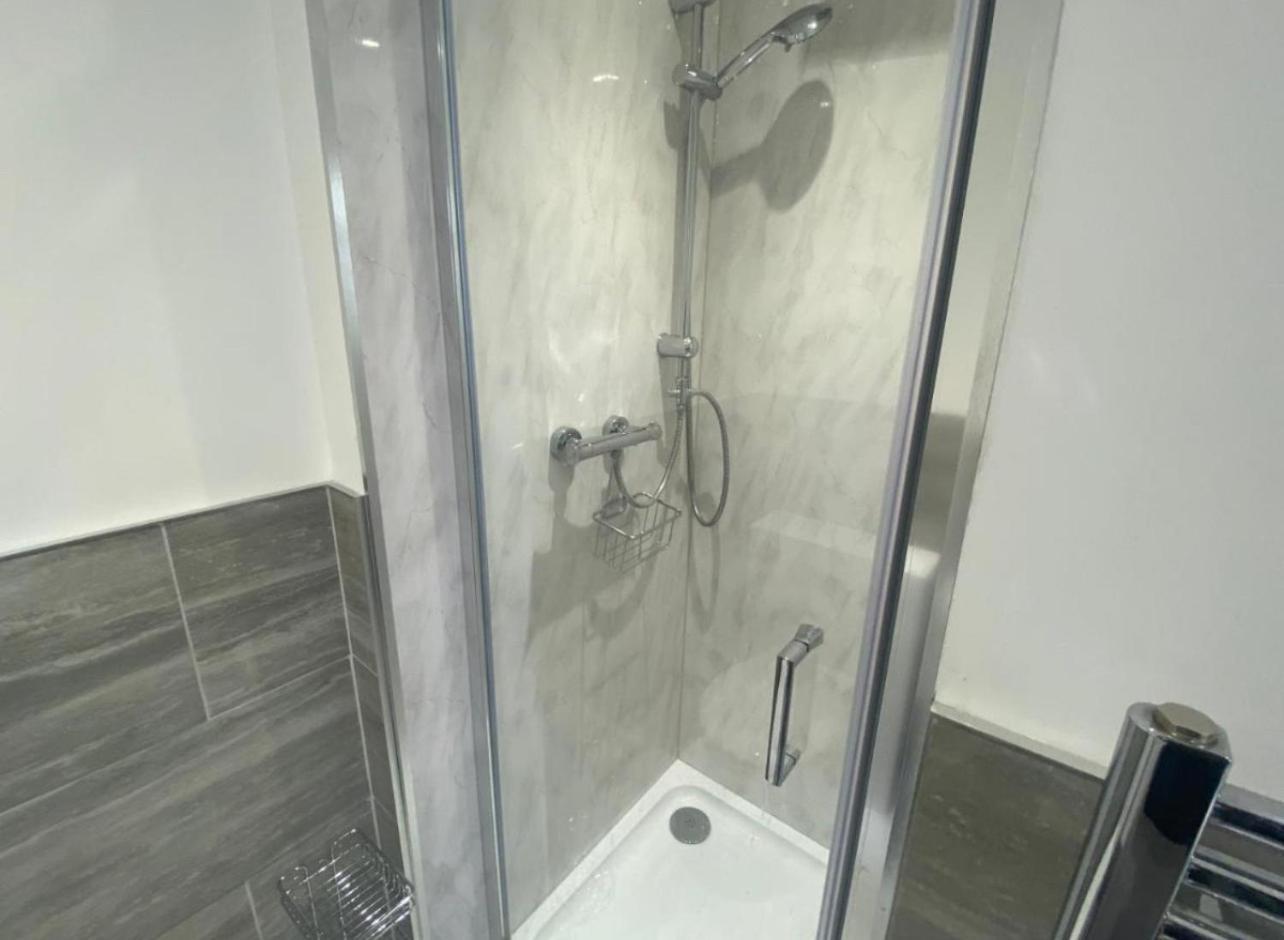 The Lily Pad Near Poole Dorset Self Contained Private Entrance And Free Parking 호텔 Corfe Mullen 외부 사진
